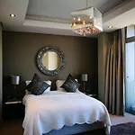 L\'Empire Crystal Towers