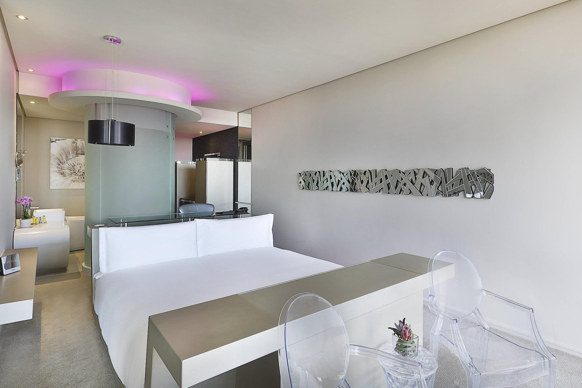 L'empire Crystal Towers *