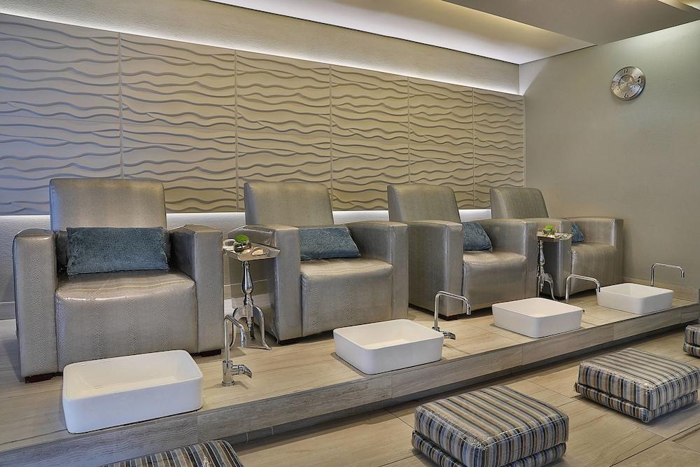 Apartment L'empire Crystal Towers Cape Town