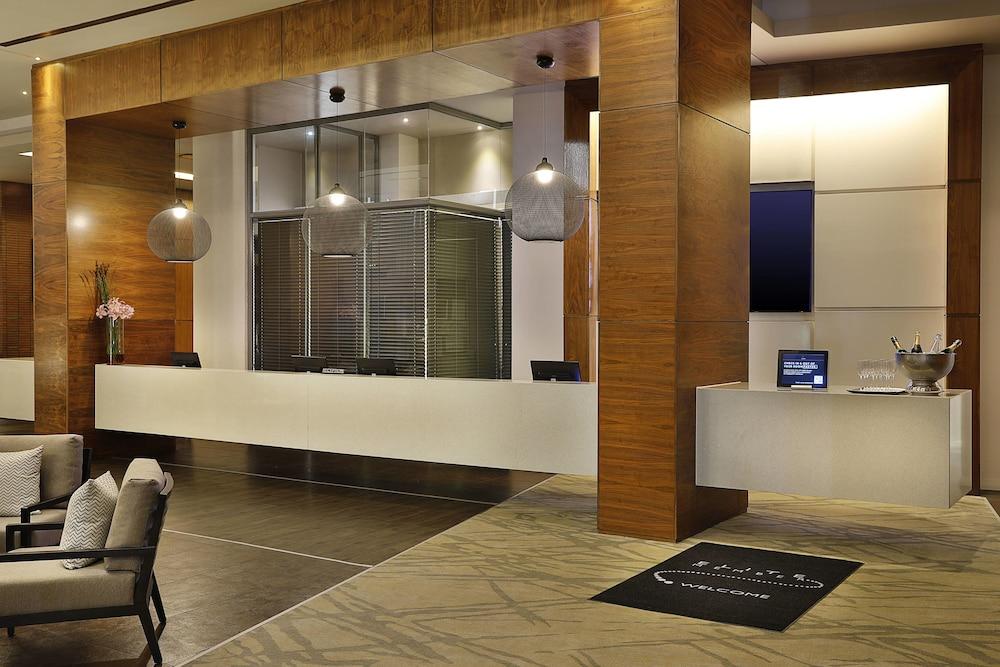 Apartment L'empire Crystal Towers
