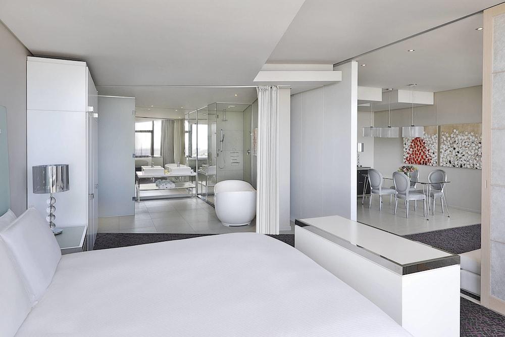 L'empire Crystal Towers Apartment Cape Town
