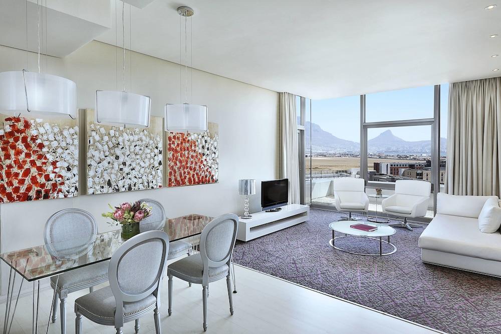 Apartment L'empire Crystal Towers