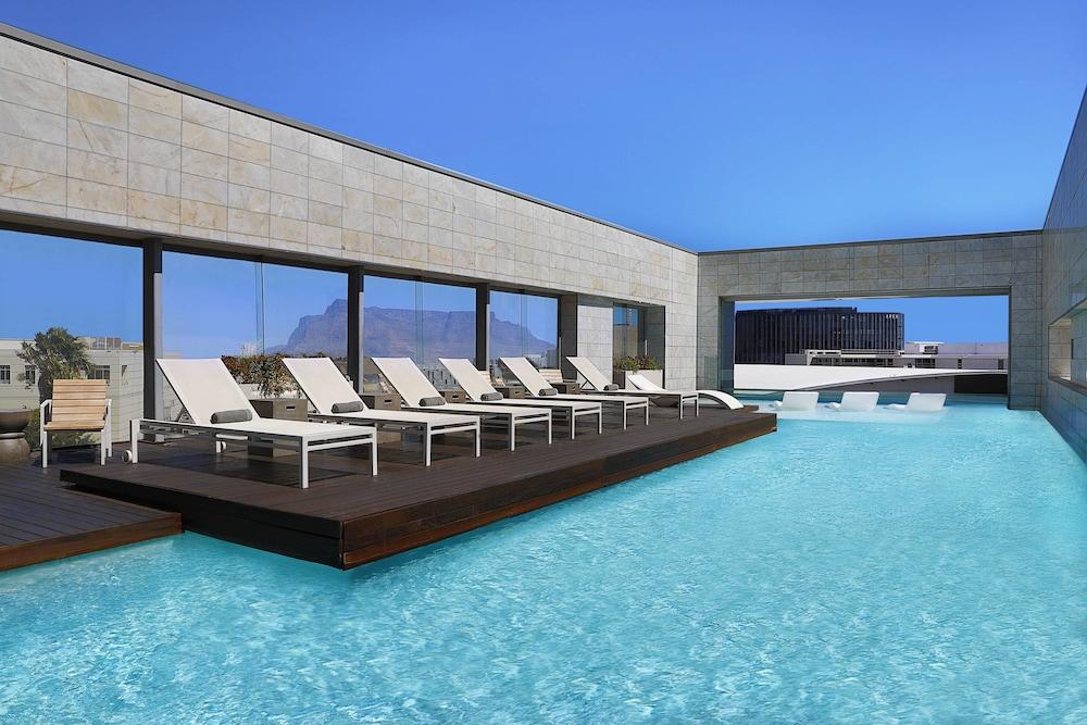 L'empire Crystal Towers *