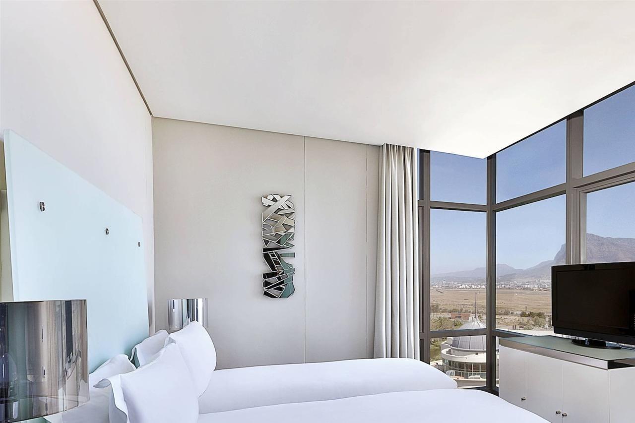 L'empire Crystal Towers * Cape Town