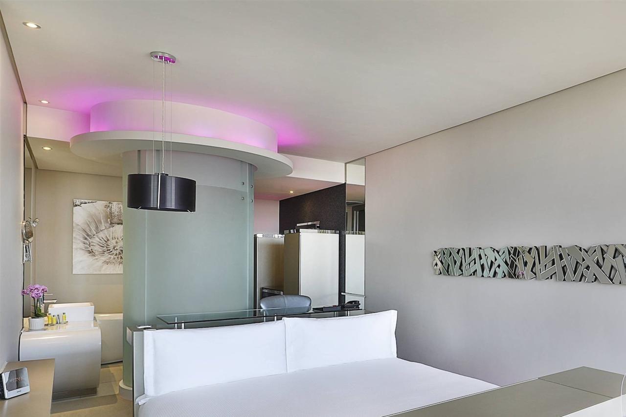 L'empire Crystal Towers Apartment